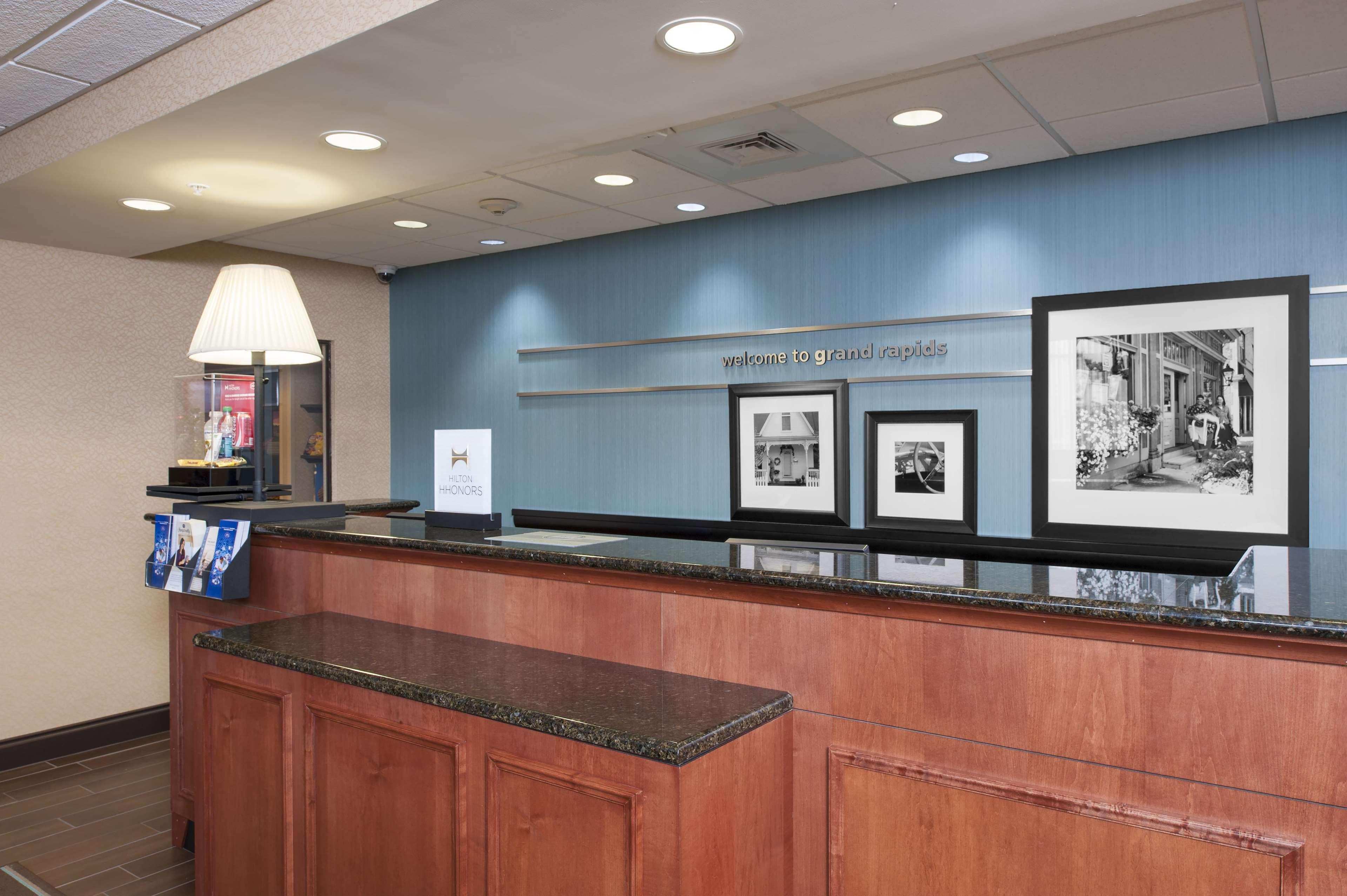 Hampton Inn & Suites Grand Rapids-Airport 28Th St Cascade Εξωτερικό φωτογραφία