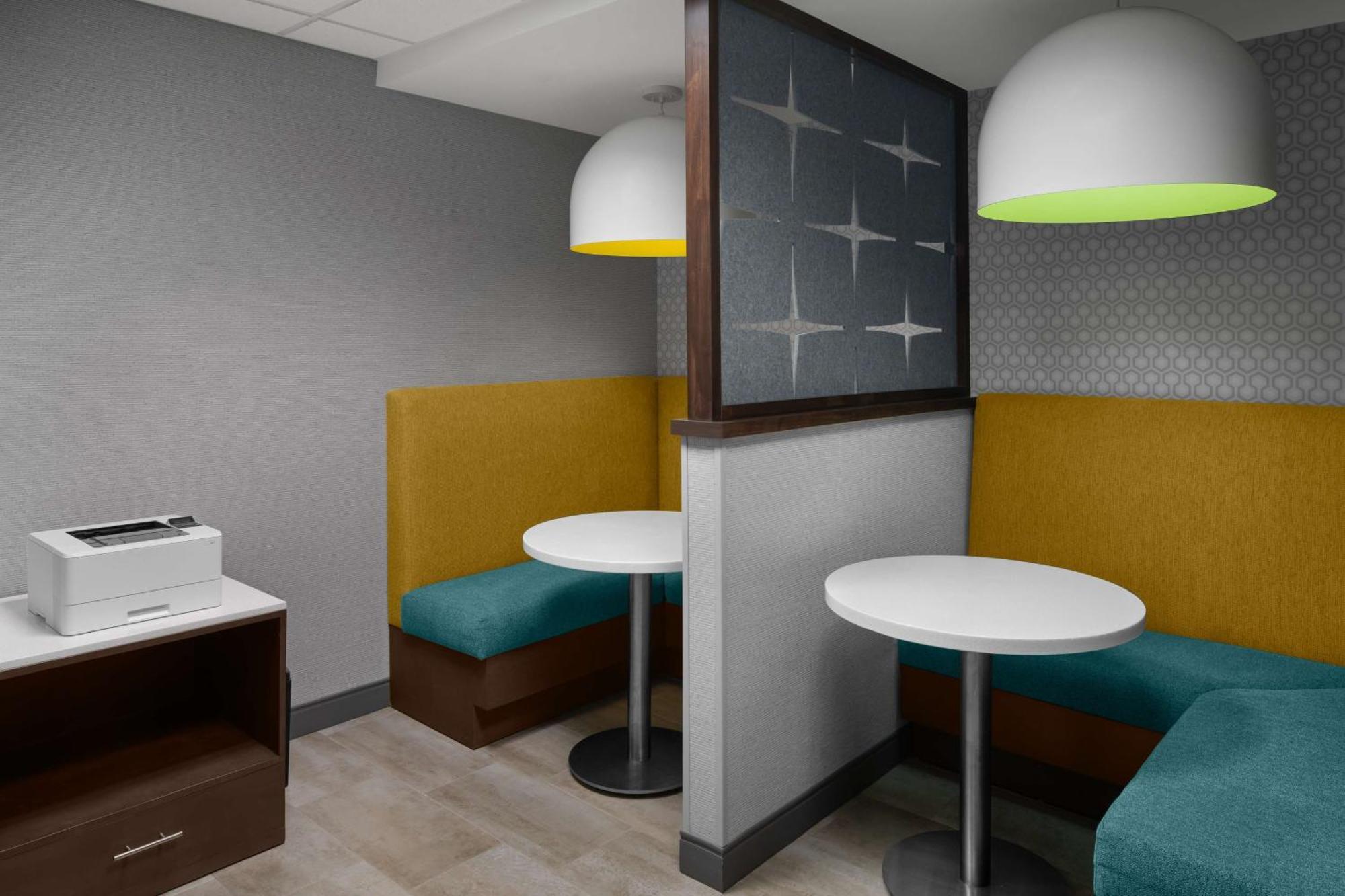 Hampton Inn & Suites Grand Rapids-Airport 28Th St Cascade Εξωτερικό φωτογραφία